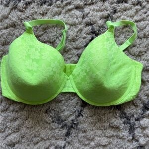 Victoria’s Secret Lace Underwire Bra in Neon Green